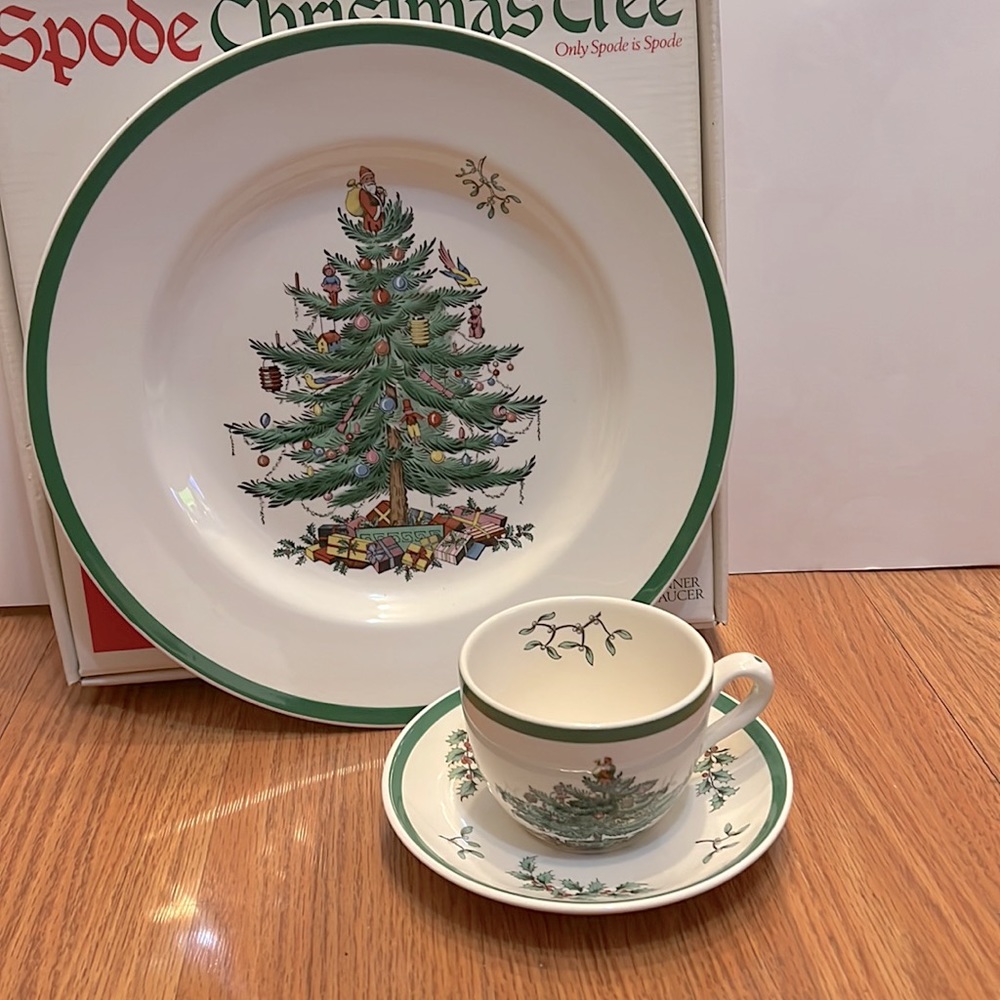 Spode Christmas Tree Buffet Set